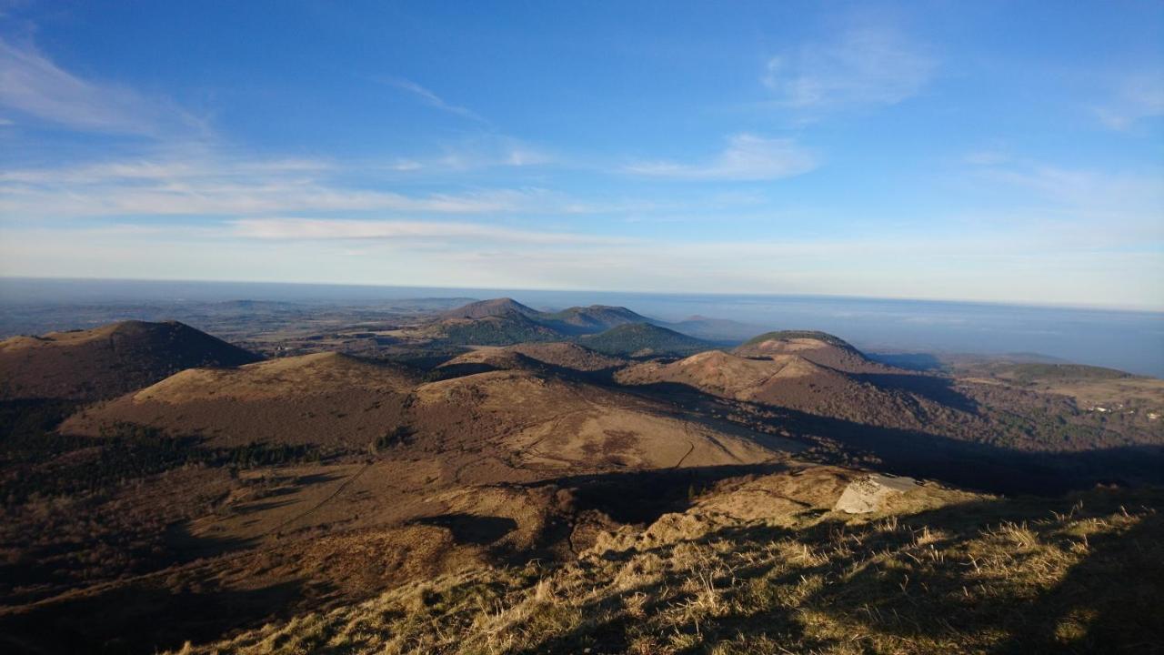 Sejour Au Coeur Des Volcans Saint-Ours  Kültér fotó